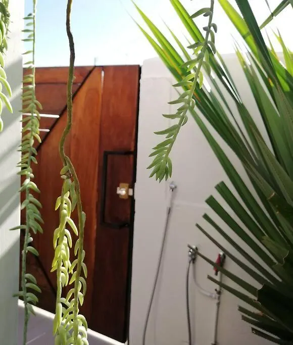 Port-Louis Surf House Apartment 0*,