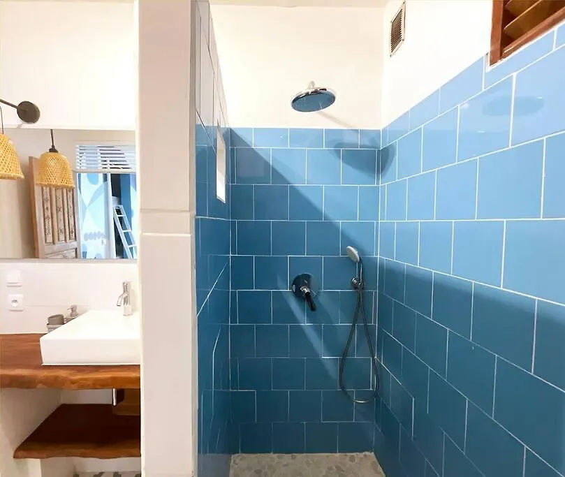 Port-Louis Surf House Apartment 0*,